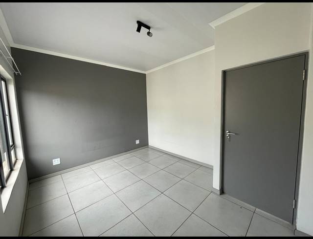 2 BEDROOM SECTIONAL TITLE FOR SALE IN RED HILL